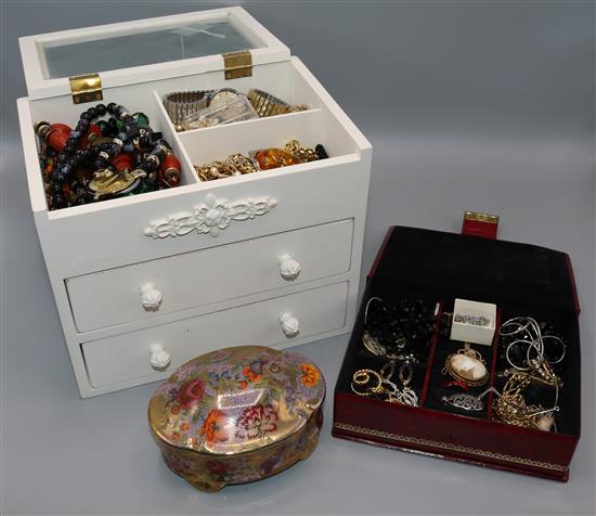 Quantity of costume jewellery, inc paste-set, hardstone, bead necklaces , 2 gents watches, travel alarm, etc.